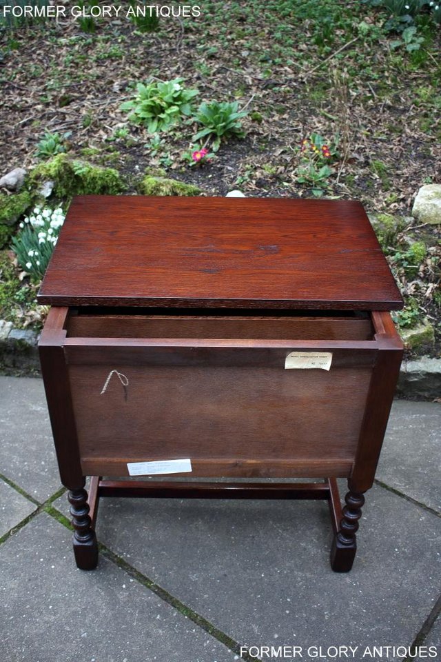 Image 28 of AN OLD CHARM TUDOR OAK SMALL WRITING TABLE DESK LAPTOP STAND