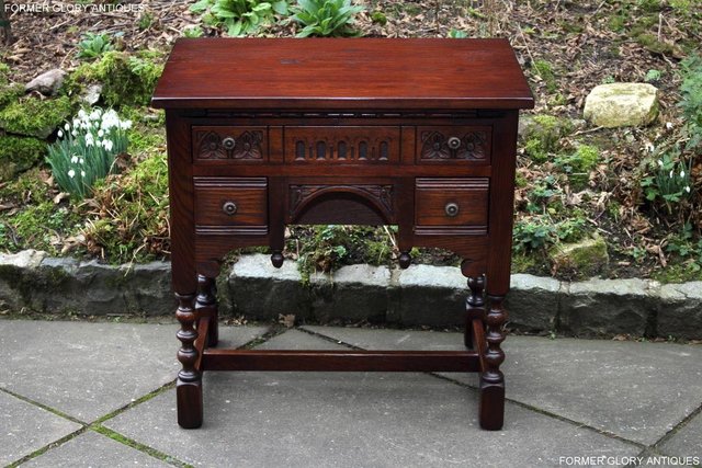 Image 31 of AN OLD CHARM TUDOR OAK SMALL WRITING TABLE DESK LAPTOP STAND