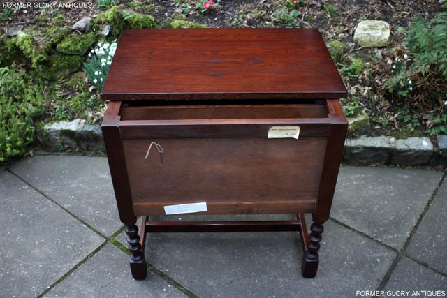 Image 55 of AN OLD CHARM TUDOR OAK SMALL WRITING TABLE DESK LAPTOP STAND