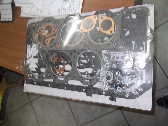 Preview of the first image of Engine gasket kit for Fiat Dino 2400.