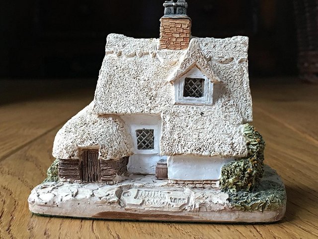 Preview of the first image of Lilliput Lane - Clare Cottage.