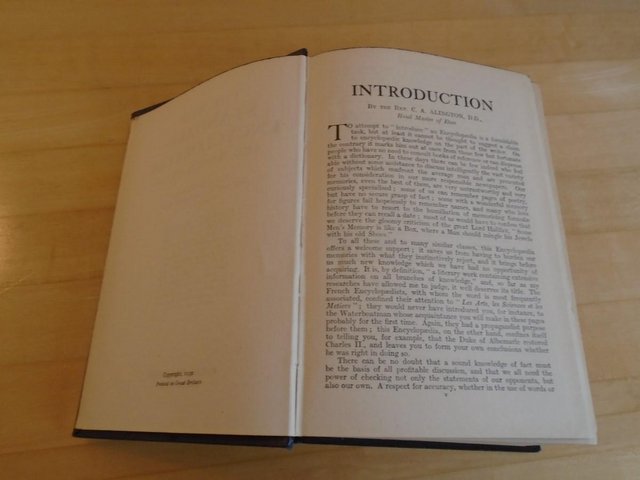 Preview of the first image of 1932 The New Standard Encyclopaedia and World Atlas.