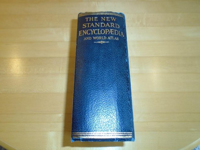 Image 2 of 1932 The New Standard Encyclopaedia and World Atlas