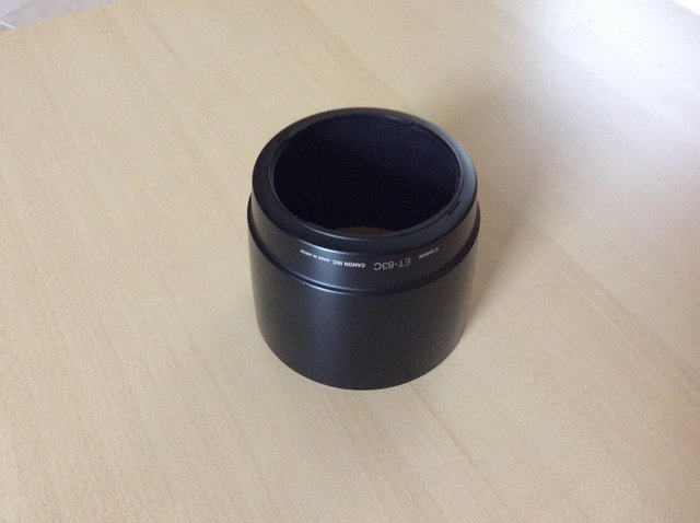 Preview of the first image of Genuine CANON ET-83C lens hood.