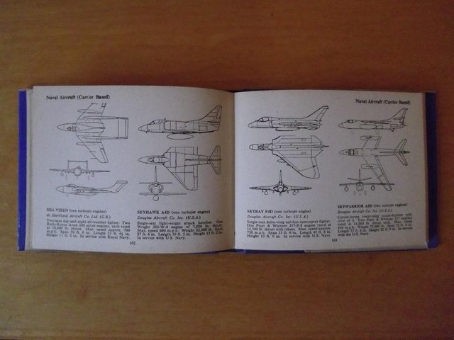 Image 2 of The DUMPY Pocket Book of AIRCRAFT and FLIGHT