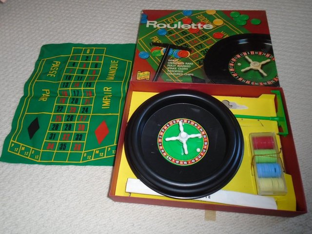 Preview of the first image of Berwick Children's Roulette Set from the late 1960s.