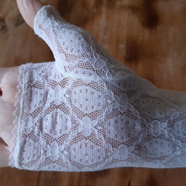 Image 3 of Pretty WHITE LACE Fingerless GLOVES