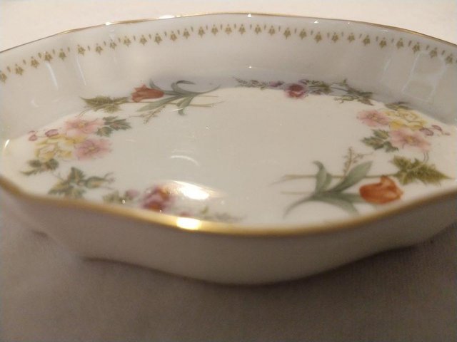 Preview of the first image of Vintage Wedgwood Mirabelle bone China oval sweet / trinket d.