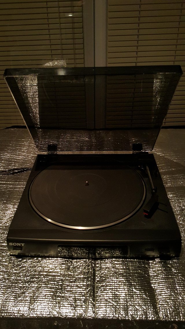 Preview of the first image of Sony PS LX56 turntable.