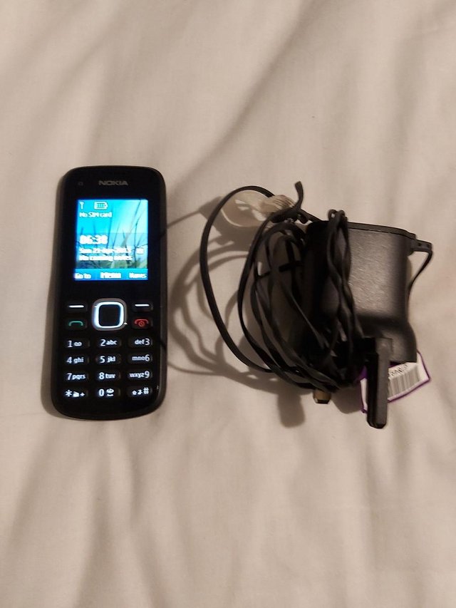 Image 3 of Nokia C1-02 mobile phone