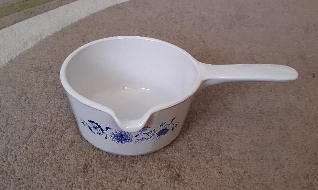 Preview of the first image of Vintage 14cm Corning Milk Pan - Made in France   BX27.