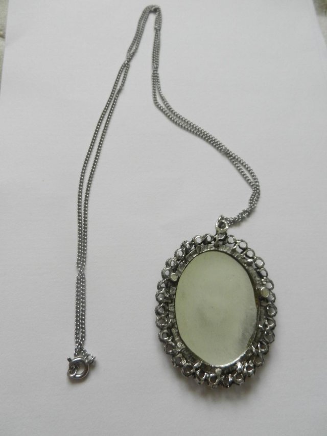 Image 2 of Vintage Necklace - Oval Flower Pendant Necklace