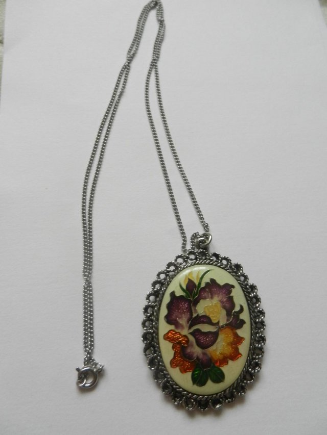 Preview of the first image of Vintage Necklace - Oval Flower Pendant Necklace.
