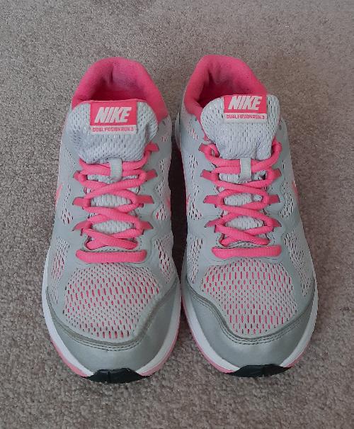 Image 2 of Genuine Nike Dual Fusion Run 3 trainers - Size 4   BX8