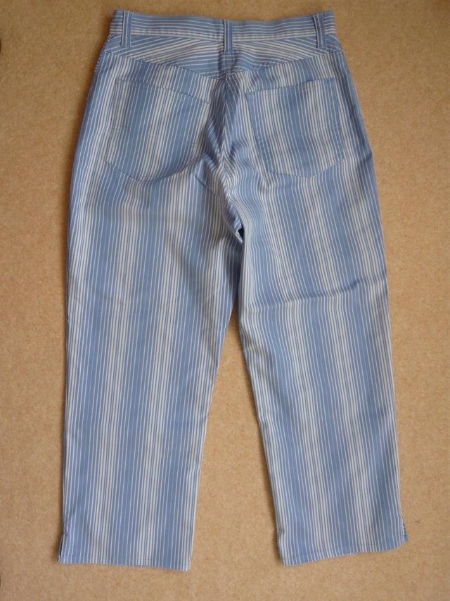 Image 2 of Trousers - ladies summer cropped trousers