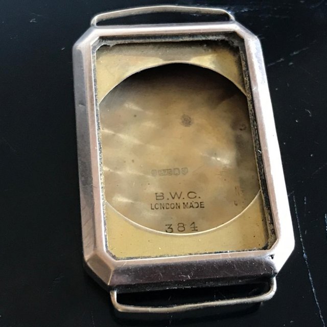 Preview of the first image of Man’s gold wristwatches case..