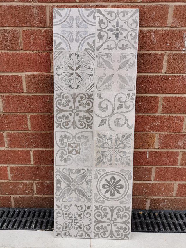 Image 2 of Porcelanosa tiles 'splash back'.