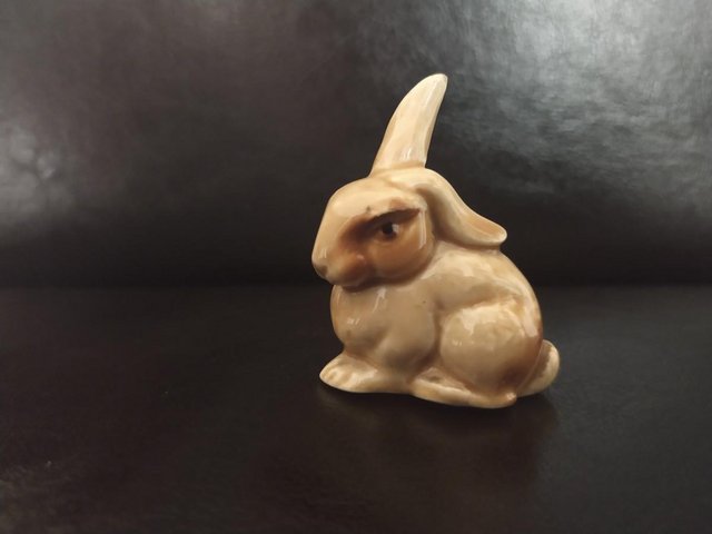 Image 3 of 1980s Ceramic Rabbit / Bunny with 1 raised ear. IMMACULATE