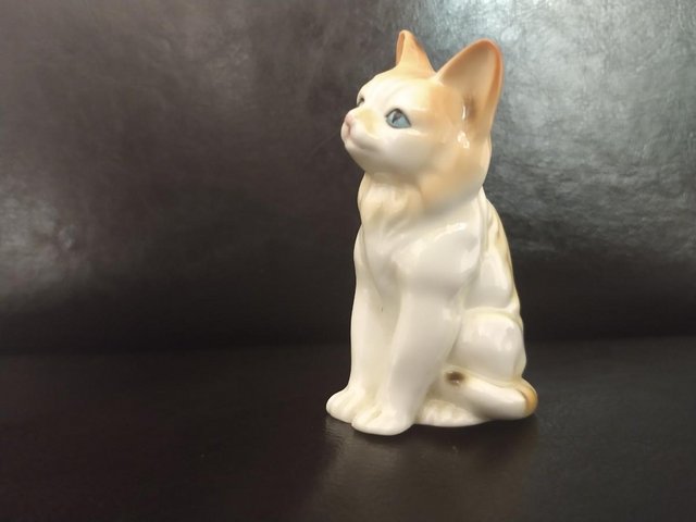 Image 2 of Vintage 1980's Cat ornament. IMMACULATE.