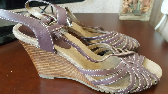 Image 2 of Size 5 ladies sandals