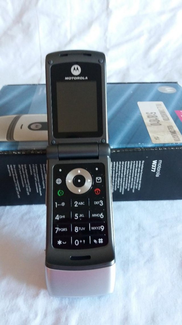 Image 2 of Motorola W377 Flip phone......