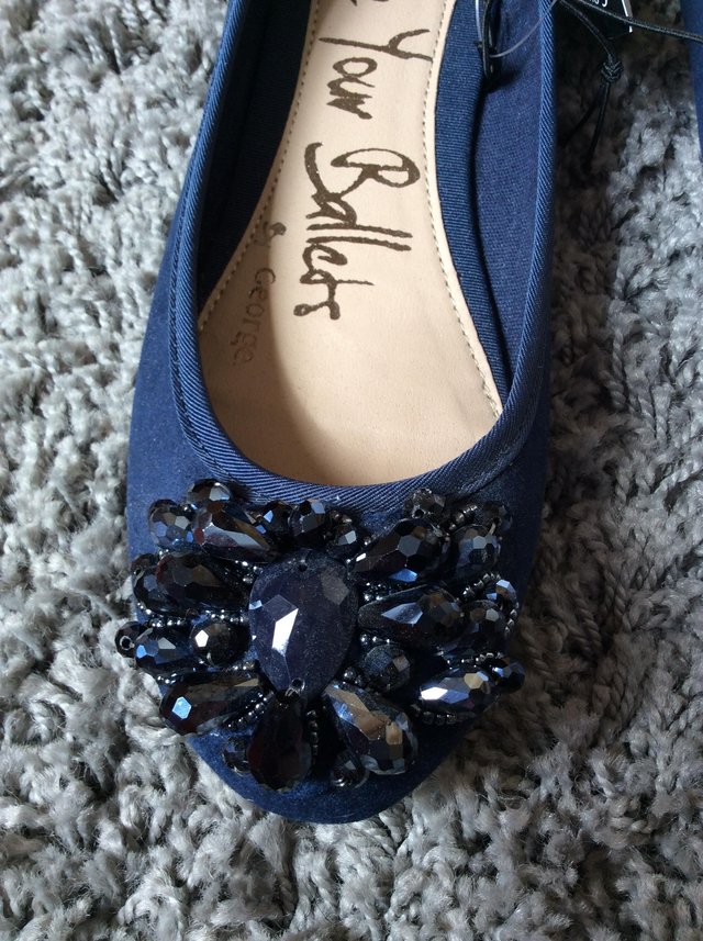Image 2 of Ladies/ girl’s flat fancy shoes blue size 4