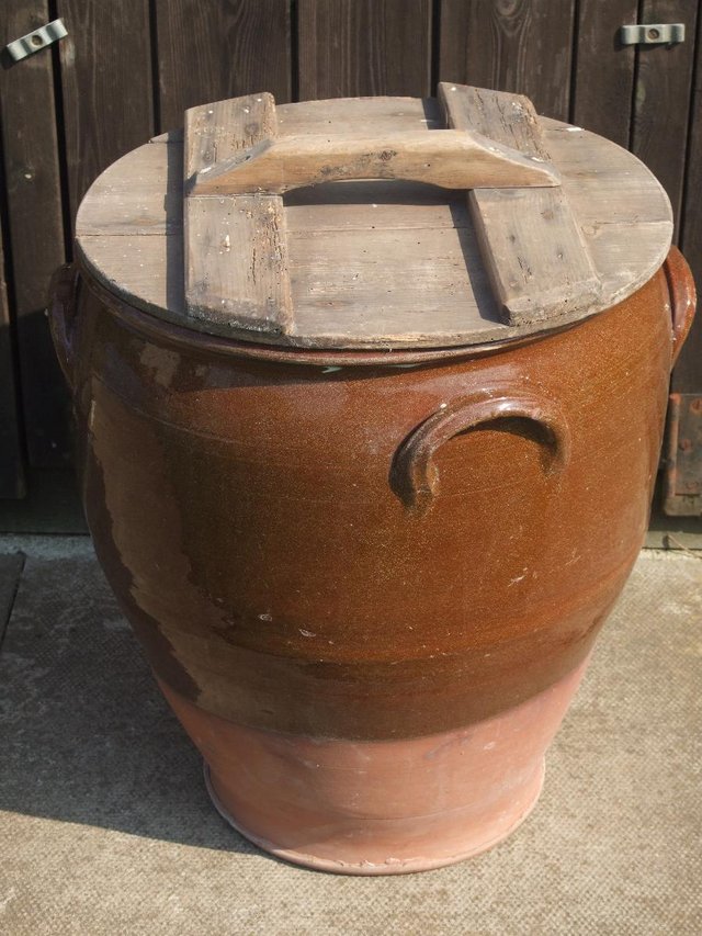 Image 3 of Antique terracotta pot (large)