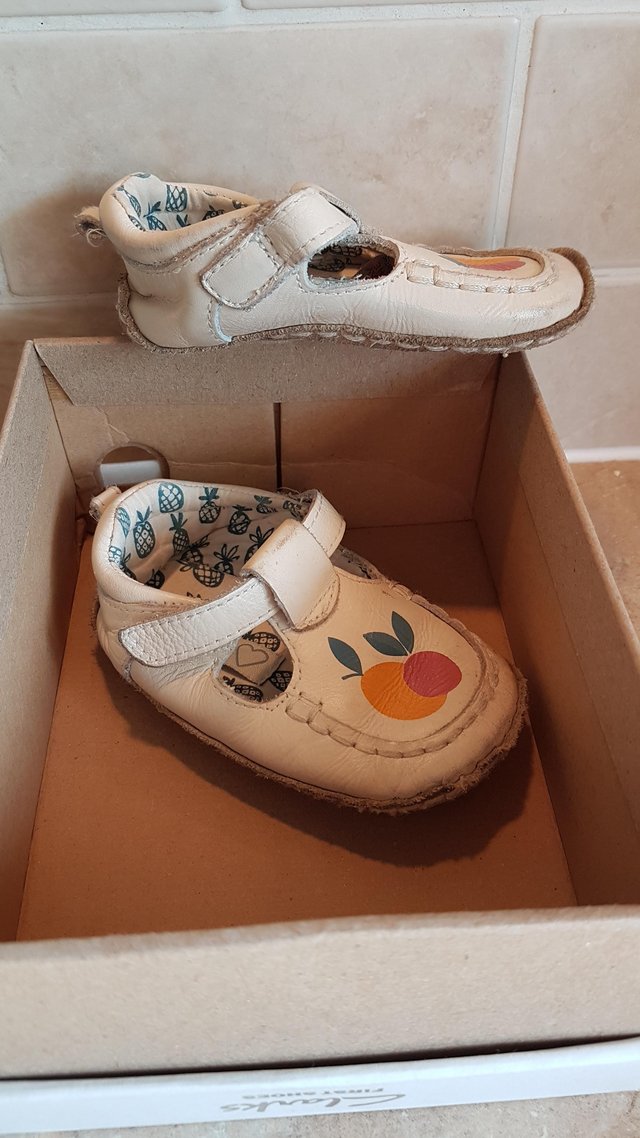 Image 2 of Children's baby shoes