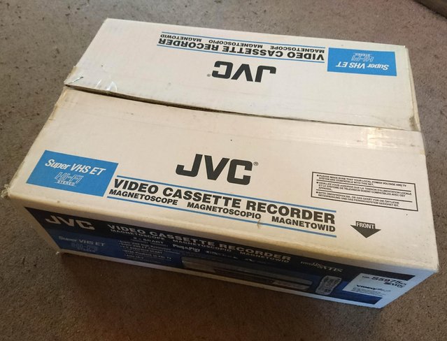 Image 4 of JVC HR-S5975EK S-VHS VCR