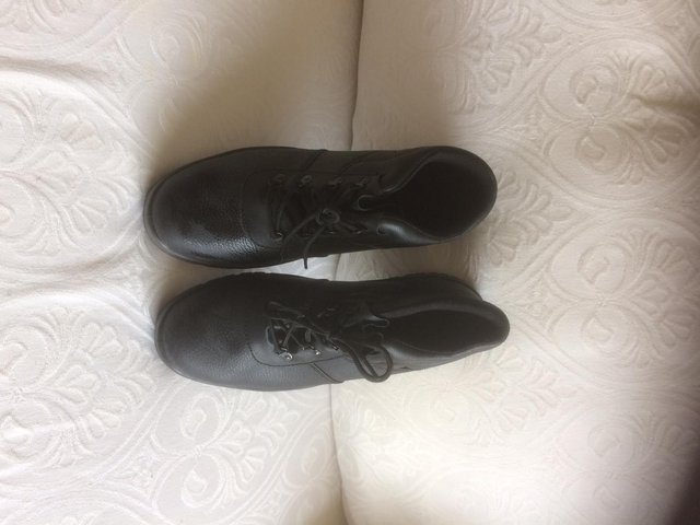 Preview of the first image of New Mens Black Steel Toecap Boots Size 11.