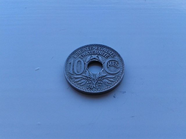 Preview of the first image of 1917 France 10 Centimes Coin KM# 866a (aEF).