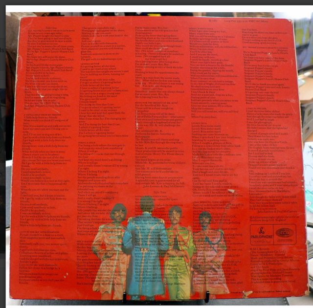 Image 3 of The Beatles 'Sgt Peppers Lonely Hearts Club Band' UK LP 1967