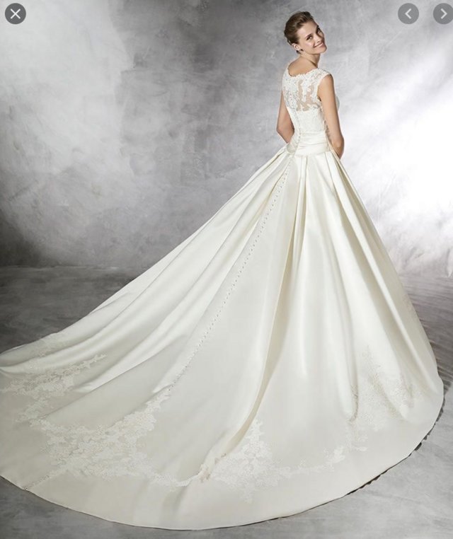 Preview of the first image of Pronovias Laudin 2015 Wedding Dress Size 10. Now 15% off!!.