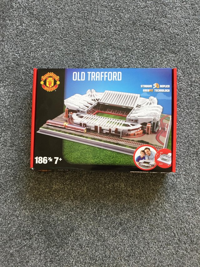Preview of the first image of Manchester United 3D Replica.