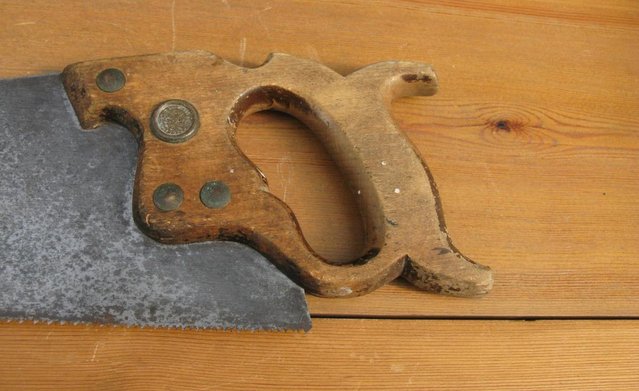 Image 2 of Carpenters Hand Saw 22” Warranted Superior – Vintage