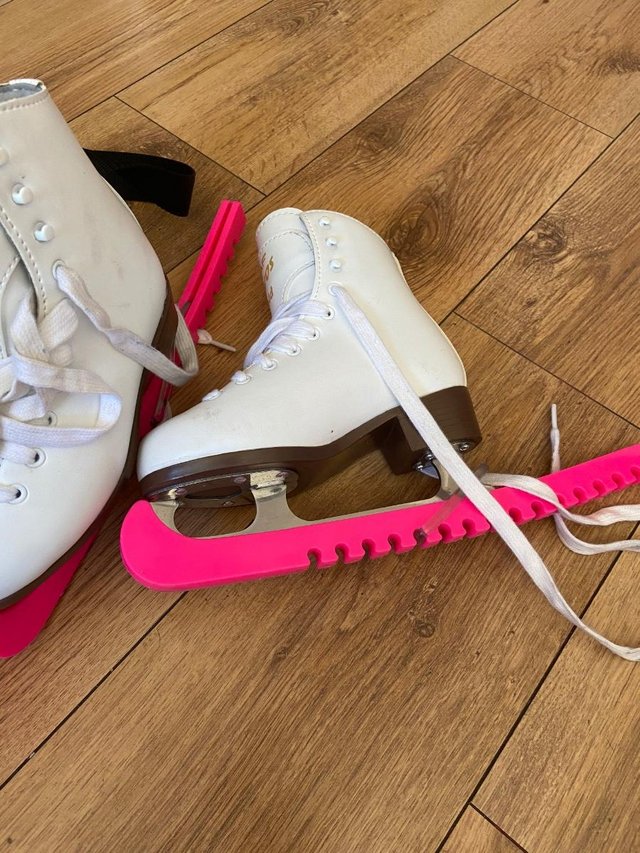 Image 3 of White Ice Skates size 31 with pink skate guards-GRAF Davos G