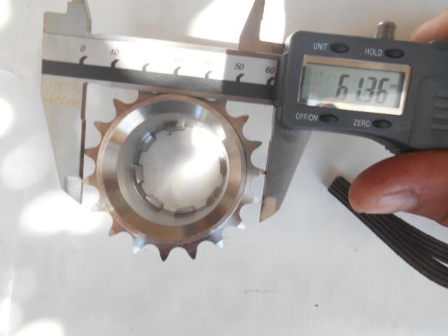 Image 3 of Drive gear for oil and water pump Ferrari 365-400-412