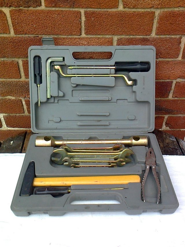 Preview of the first image of Iveco Genuine Tool Set, New, Boxed, Private sale, having cle.
