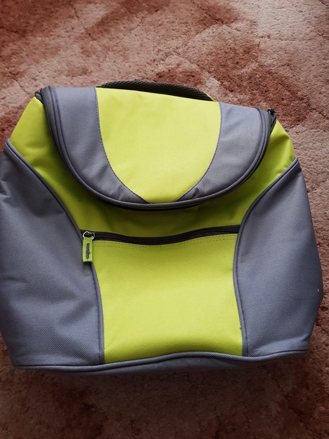 Image 3 of Insulated Rucksack - green and grey