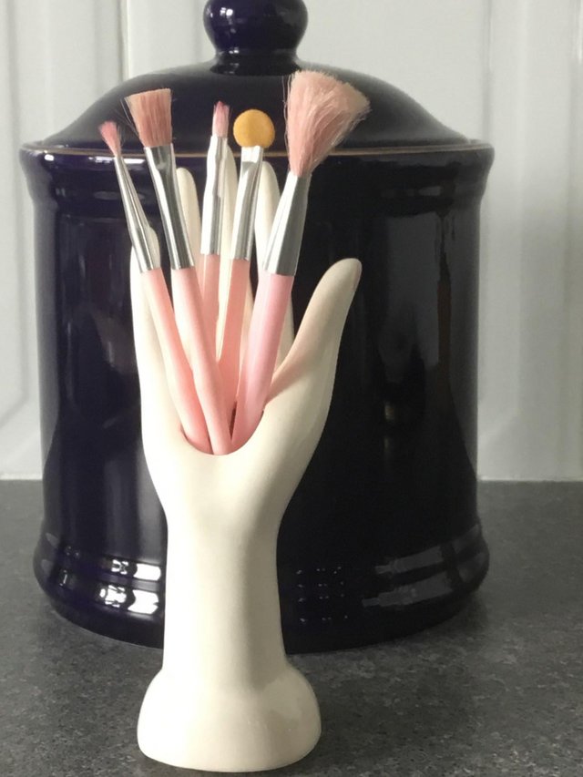 Image 3 of Porcelain ladies attractive hand holder with 5 makeup brush