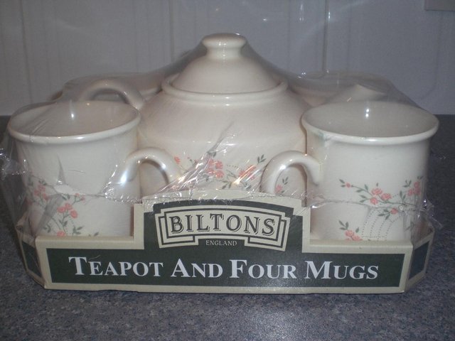 Preview of the first image of Biltons Rose Garden Teapot and four Mugs (factory sealed).