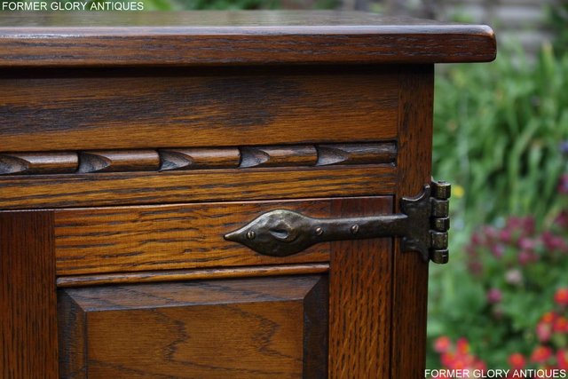 Image 29 of AN OLD CHARM LIGHT OAK CD STORAGE CABINET LAMP PHONE TABLE