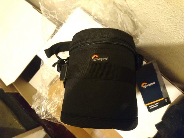 Preview of the first image of Lowepro 11 x 14cm Lens Case.
