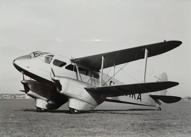Image 3 of Vintage De Havilland Aircraft Framed Photo