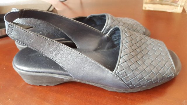 Image 3 of Size 5 ladies sandals