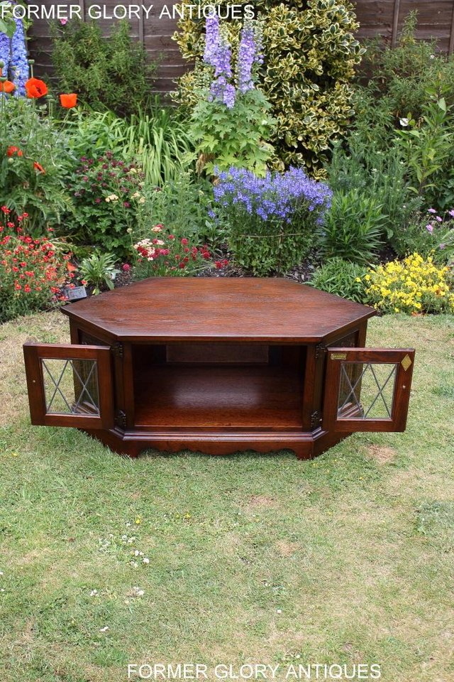 Image 27 of AN OLD CHARM TUDOR BROWN OAK CORNER TV CABINET STAND TABLE