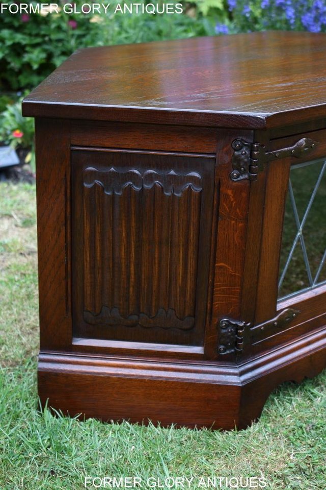 Image 34 of AN OLD CHARM TUDOR BROWN OAK CORNER TV CABINET STAND TABLE