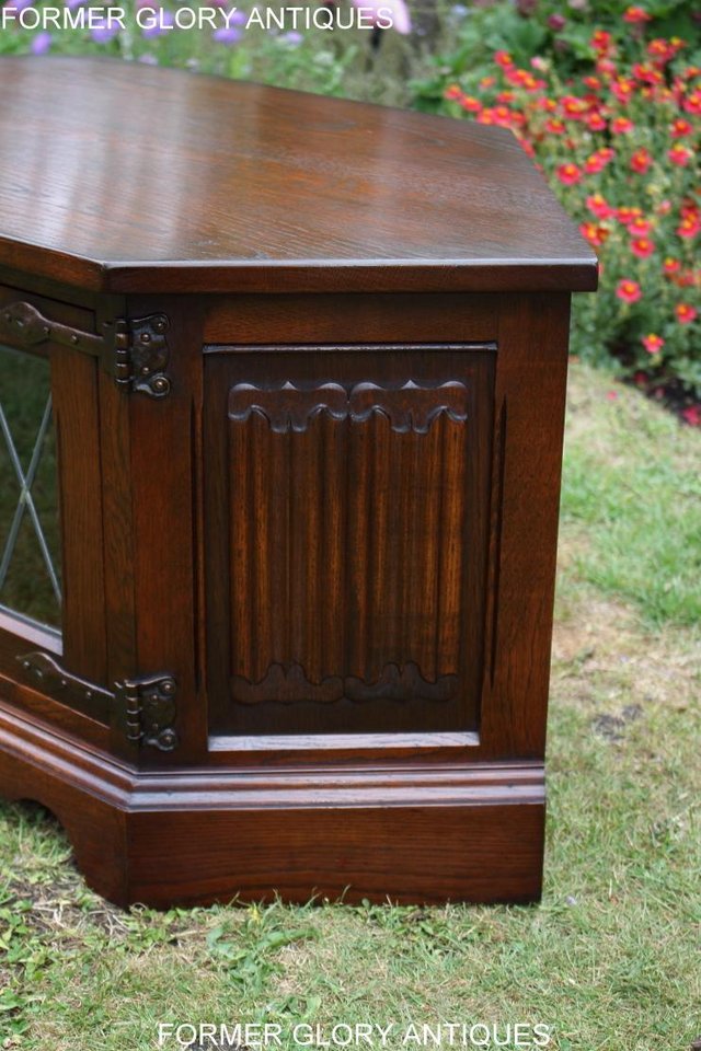 Image 52 of AN OLD CHARM TUDOR BROWN OAK CORNER TV CABINET STAND TABLE