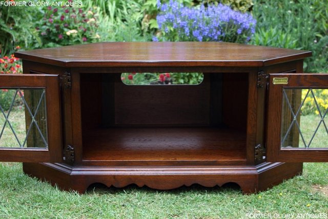 Image 53 of AN OLD CHARM TUDOR BROWN OAK CORNER TV CABINET STAND TABLE