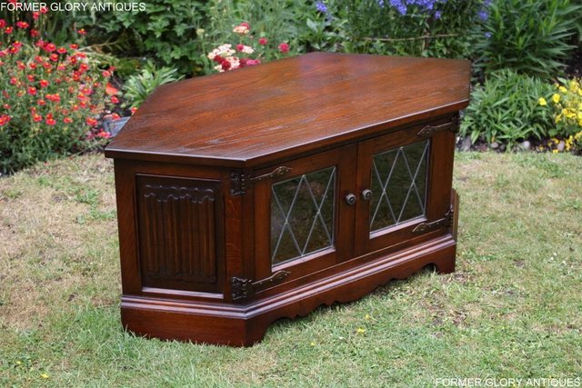 Image 54 of AN OLD CHARM TUDOR BROWN OAK CORNER TV CABINET STAND TABLE